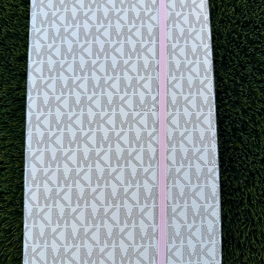 Michael Kors Wallet With Matching Notebook - image 4